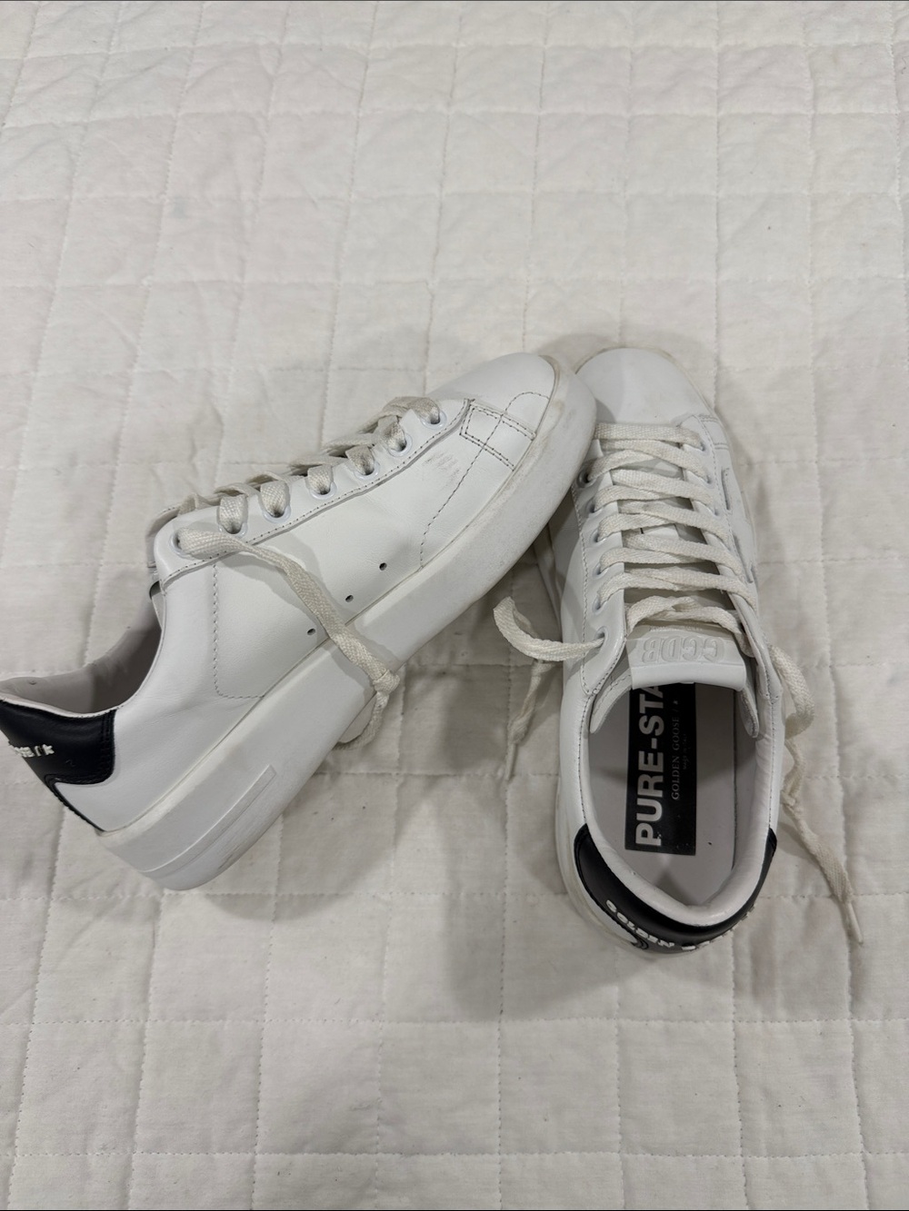 GOLDEN GOOSE - PURE STAR White Leather Low-Top Sneakers with Black Heel - Picture 2 of 6